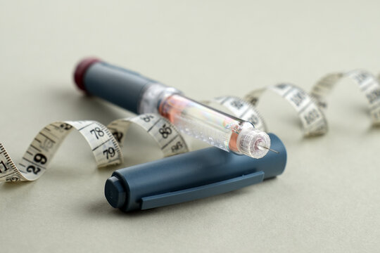 Insulin injection pen with measuring tape for weight loss and diabetes treatment