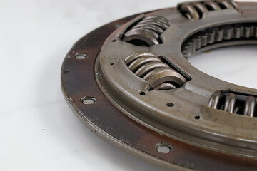 Damper converter Allison transmission, ​A clutch drive plate with large coil springs and a...