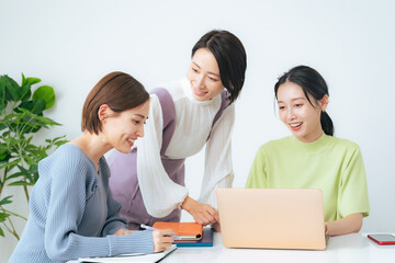 Group of women meeting in office