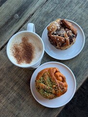 pumpkin pie, cinnamon roll and coffee 