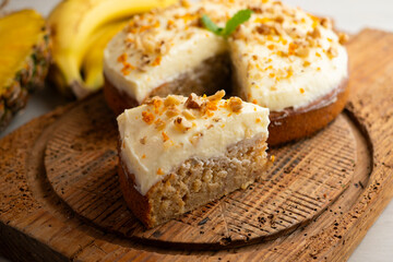 Hummingbird cake is a banana and pineapple-based cake typical of the cuisine of the southern United States.