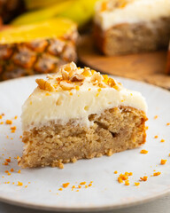 Hummingbird cake is a banana and pineapple-based cake typical of the cuisine of the southern United States.
