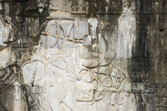 Stone bas-reliefs, Khmer war campaign against the Cham, relief wall, east fa&ccedil;ade, Bayon temple, Angkor Thom, Siem Reap province, Cambodia