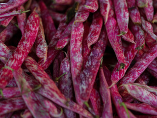 organic kidney beans at market