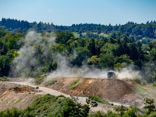 LKW im Steinbruch