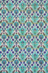 カラフルな柄（パターン）のタイル。