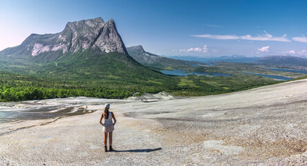 Granitplatte Verdensvaet bei Narvik in Nordland, Norwegen