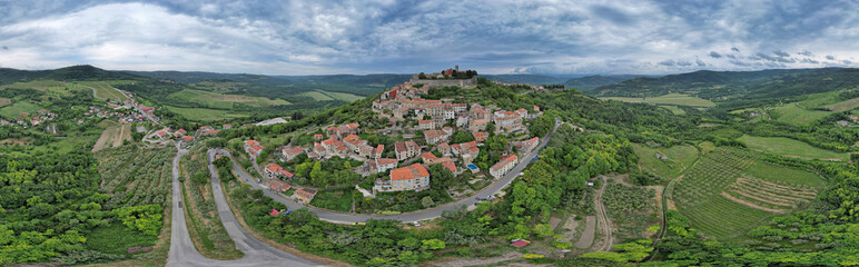 Obraz premium Historic hilltop town Motovun panorama in Istria, Croatia.
