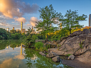 Fototapeta premium Central Park, New York City at the lake