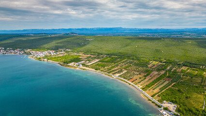 Aerial view of Galešnjak, the famous heart-shaped island located near Sveti Filip i Jakov in the Adriatic Sea, Croatia. Known as the “Island of Love,” it is one of the world’s most romantic natural © Viktor