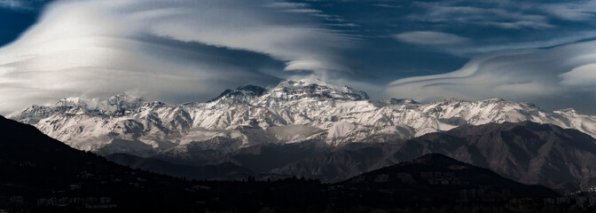 Vista de la Cordillera de los Andes desde Santiago de Chile
