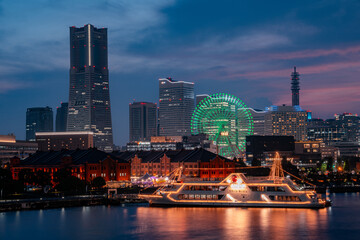 [神奈川県]大さん橋から見た横浜みなとみらいの夜景
