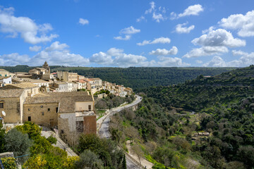 Obraz premium View of Ragusa Ibla and Via Avvocato Giovanni Ottaviano Road, a hill town in Sicily that lies below the Hyblaean Mountains