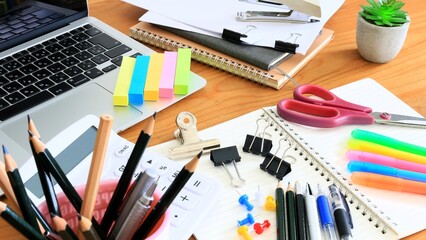 事務用品いろいろ　筆記用具　16:9