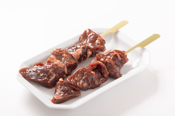 牛肉　ハラミ　ステーキ串（調理前）