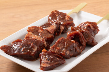 牛肉　ハラミ　ステーキ串（調理前）