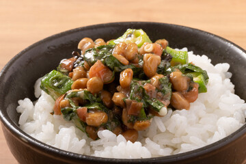 梅しそ　納豆　塩昆布あえ　ご飯