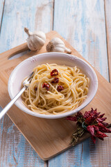 spaghetti garlic oil and hot chili pepper