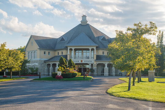 Peller Estates Winery vineyard and main house in Niagara-on-the-Lake, Ontario, Canada
