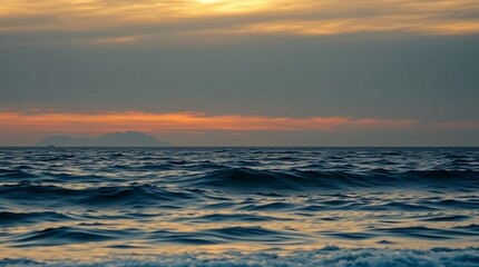 Obraz premium Cinematic Travel Golden Horizon – YouTube Thumbnail Background