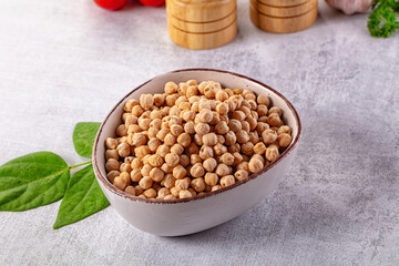 Raw dry chickpea in the bowl