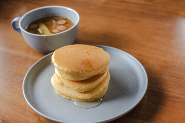 Breakfast pancakes / パンケーキの朝食
