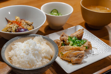 Japanese dinner / 鶏肉となすの夕食
