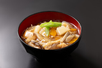［宮城県郷土料理］おくずかけ（白石温麺）