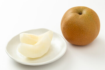 カットした梨　白バック