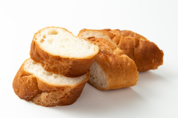 カットしたバゲット　白バック