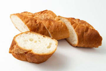 カットしたバゲット　白バック