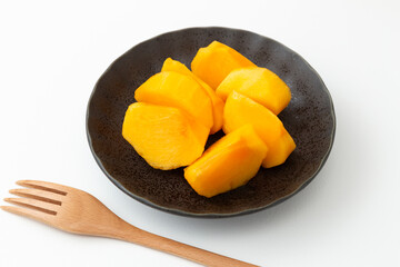 カットした柿　白バック