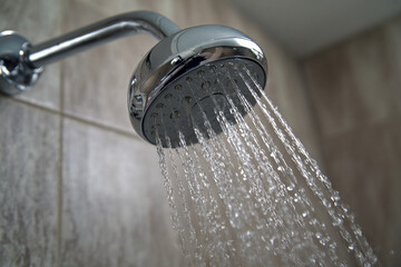 身体が汚れたらシャワーを浴びる