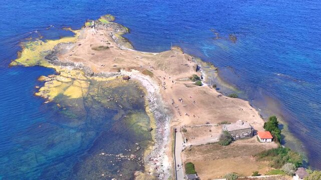 Cape Jason, Yason Burnu, is a cape located in Perşembe district,&nbsp;Ordu Province, Turkey. Its name is derived from the&nbsp;Greek mythological&nbsp;hero&nbsp;Jason&nbsp;of the&nbsp;Argonauts.