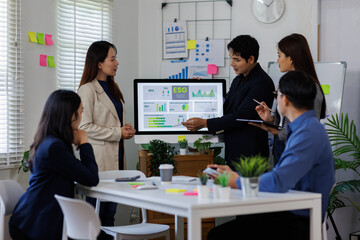ESG Green business corporate diversity team presentation in ESG environment,socail,governance sustainability business goals sdgs in green office
