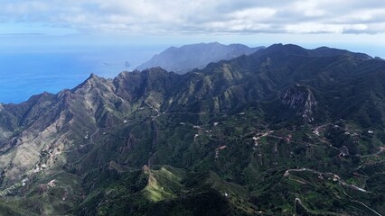 Fototapeta premium survol du massif de l'Anaga à Tenerife