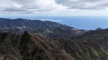 Naklejka premium survol du massif de l'Anaga à Tenerife