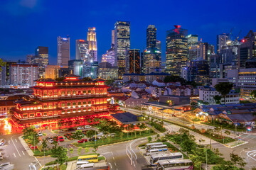 Naklejka premium Buddha Tooth Relic Temple, Aerial view of Chinatown Singapore.