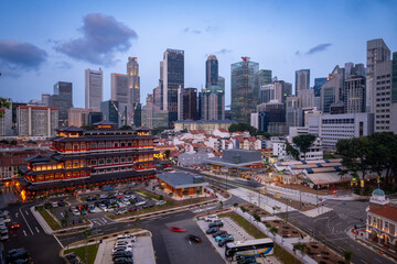 Fototapeta premium Buddha Tooth Relic Temple, Aerial view of Chinatown Singapore.