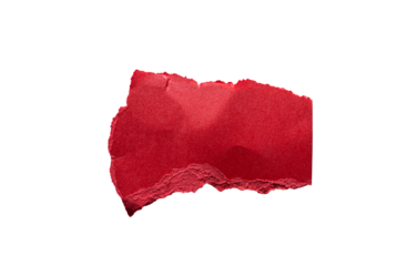 Fragmento de papel rojo rasgado con bordes irregulares aislado sobre fondo trasparente