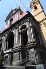Chiesa nella stessa strada del Duomo .. Di struttura diversa e comunque antica e ricca di opera...