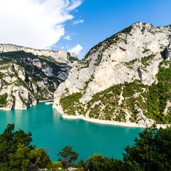 Obraz premium Mountain lake scenery