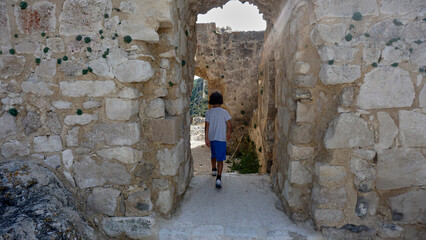 Visita al Conjunto Monumental de Portilla (&Aacute;lava), Pais Vasco, Espa&ntilde;a. Un espacio natural que nos permite entender el nacimiento y evoluci&oacute;n de este monumento.