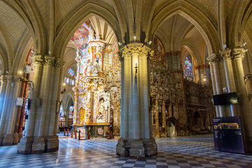 Fototapeta premium Interiors of Toledo cathedral, Spain