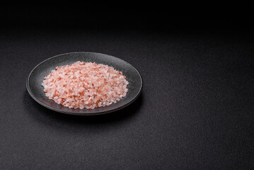 Salt pink Himalayan large crystals as food, for baths or aromatherapy. Pink salt