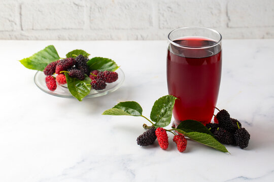 Black mulberry juice, black mulberry extract drink. Turkish name; Karadut suyu