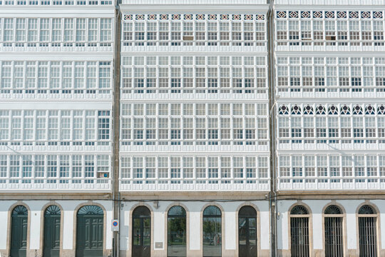 Galer&iacute;as en unos edificios de A Coru&ntilde;a, Galicia, Espa&ntilde;a