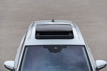 Panoramic sunroof in a passenger car