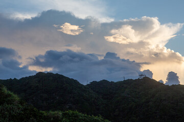 奄美の夕景。イメージ。夏雲