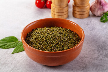 Raw dry green mash bean